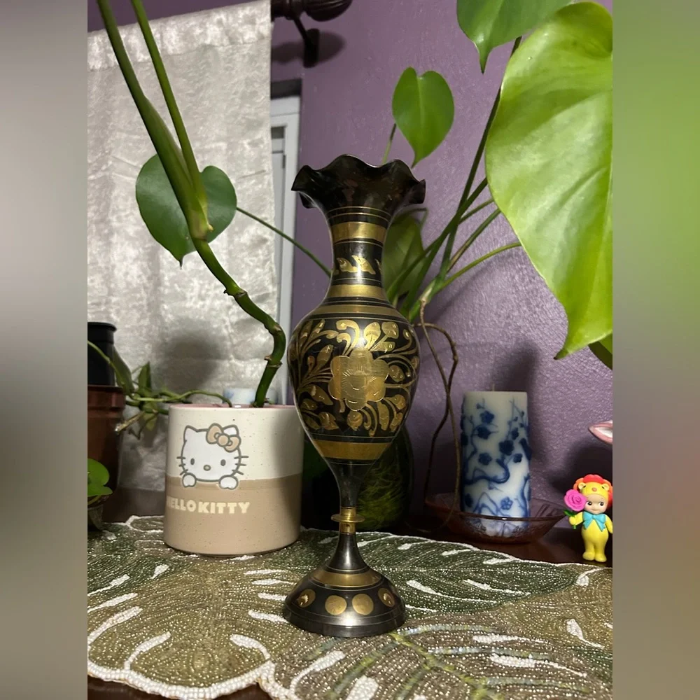 Vintage‎ Collectible Indian Brass Engraved Floral Vase 11.5 tall black whimsy